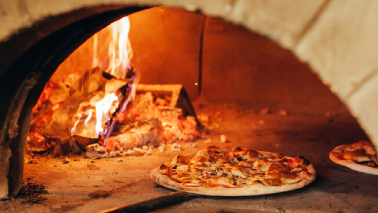 This Small Pizza Shop in Florida Has Been Named the Best Pizza Shop